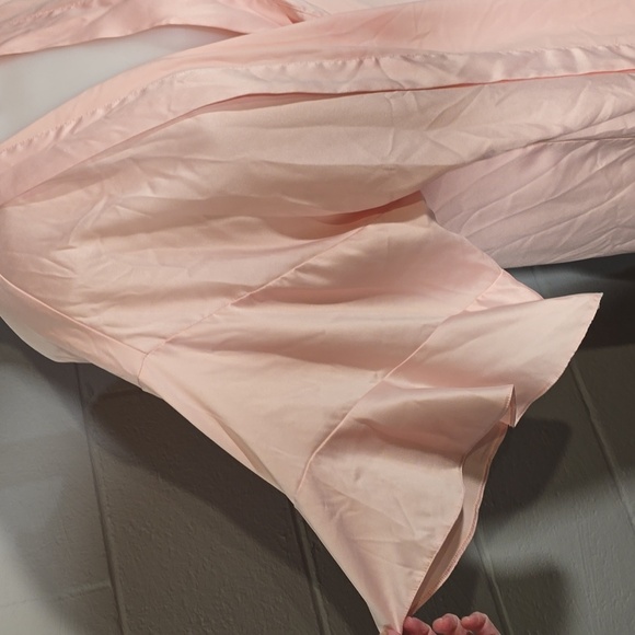 Victoria's Secret pink robe - Picture 6 of 9